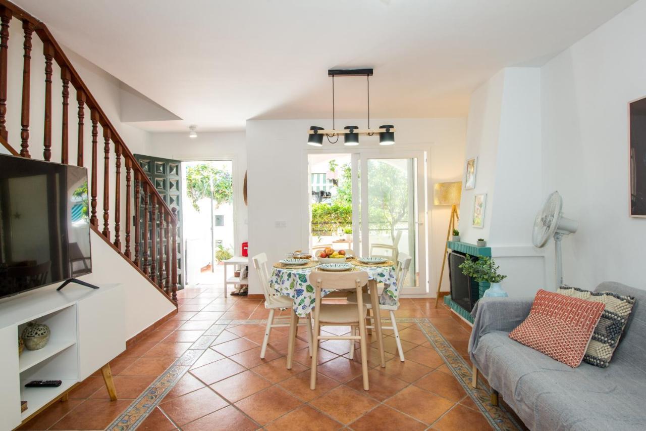 A Cozy And Elegant Townhouse Across The Beach Torre de Benagalbon Zewnętrze zdjęcie