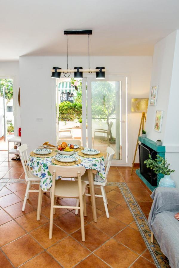 A Cozy And Elegant Townhouse Across The Beach Torre de Benagalbon Zewnętrze zdjęcie